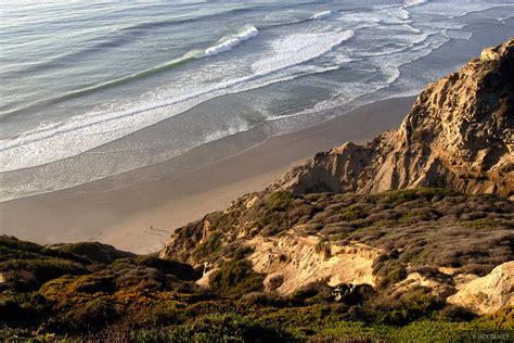 naked in san diego|Blacks Beach: Everything About Largest Nude Beach in San。